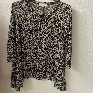 Jones of New York Sport light knit animal print top